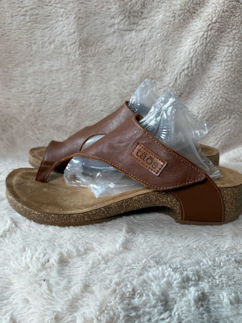 Taos Footwear Women's Sz 7-7.5 Loop Sandals Brandy Leather